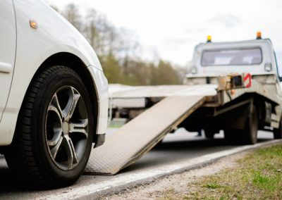 this image shows cheap towing services in Metairie, LA
